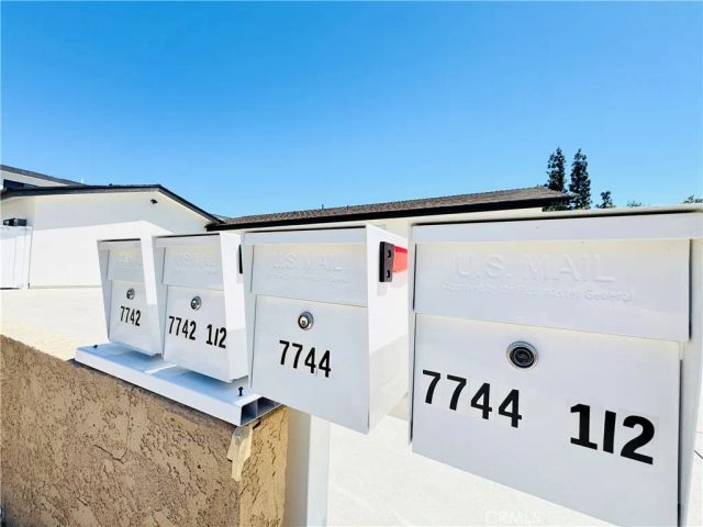 7742 Vassar Avenue, Canoga Park, CA 91304