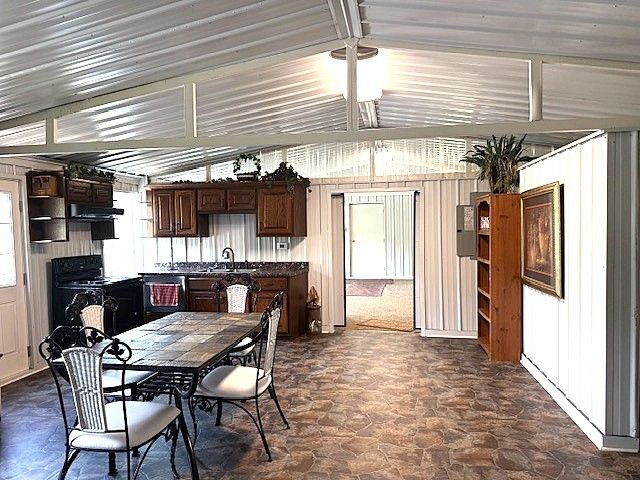 524 Shasteen Hollow Rd, Lynchburg, TN 37352