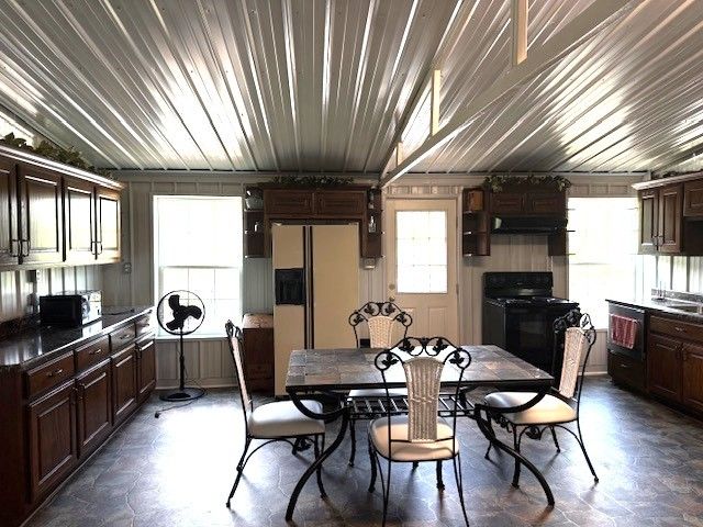 524 Shasteen Hollow Rd, Lynchburg, TN 37352