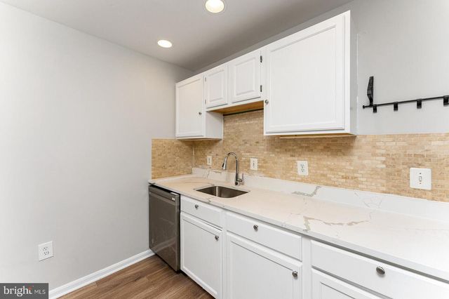 2534 PETER JEFFERSON LN, Herndon, VA 20171