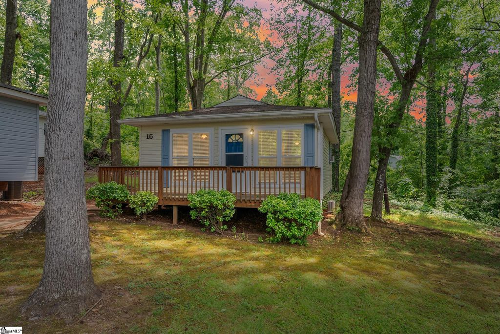 15 Kimbell Court, Greenville, SC 29617