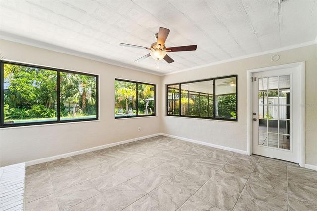 2443 68TH AVENUE S, St Petersburg, FL 33712