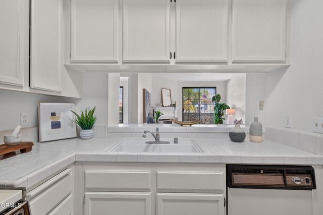 245 S Holliston Avenue 309, Pasadena, CA 91106