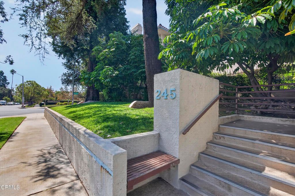245 S Holliston Avenue 309, Pasadena, CA 91106