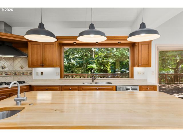 11025 S TRYON Ave, Portland, OR 97219