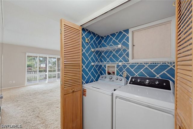 1549 Sandpiper ST 82, Naples, FL 34102