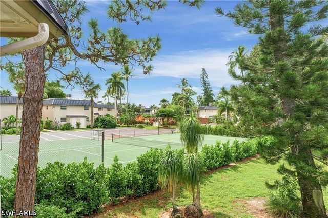 1549 Sandpiper ST 82, Naples, FL 34102