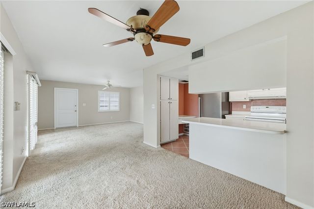 1549 Sandpiper ST 82, Naples, FL 34102
