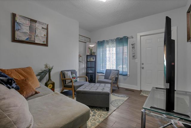 199-201 E Innis Avenue, Columbus, OH 43207