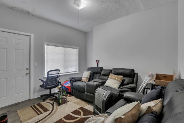 199-201 E Innis Avenue, Columbus, OH 43207