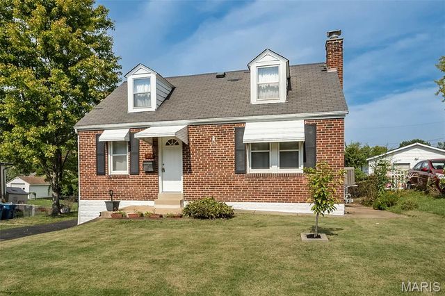 2737 Granda Drive, St Louis, MO 63125