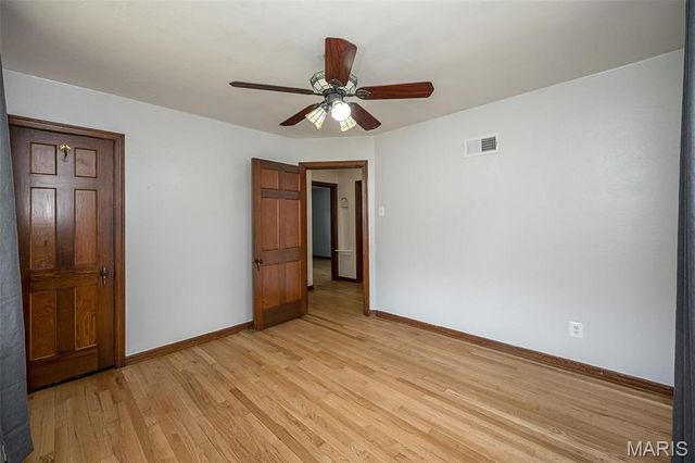 2737 Granda Drive, St Louis, MO 63125