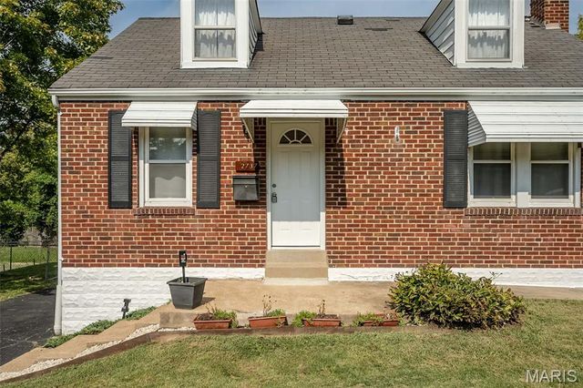 2737 Granda Drive, St Louis, MO 63125