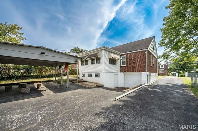 2737 Granda Drive, St Louis, MO 63125