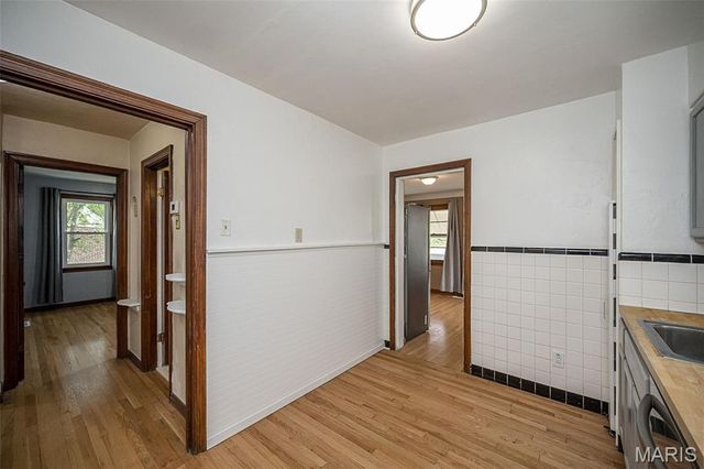2737 Granda Drive, St Louis, MO 63125