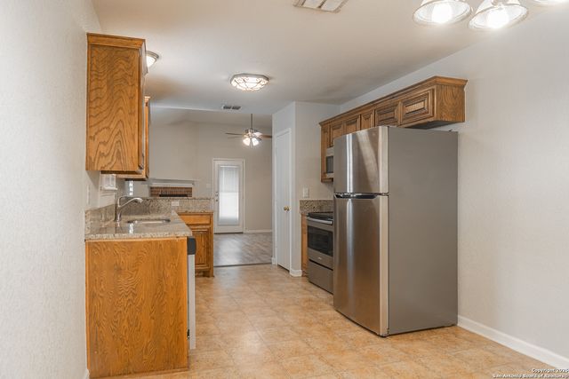 6039 Still Meadow, San Antonio, TX 78222