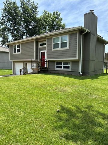 409 W South Street, Spring Hill, KS 66083