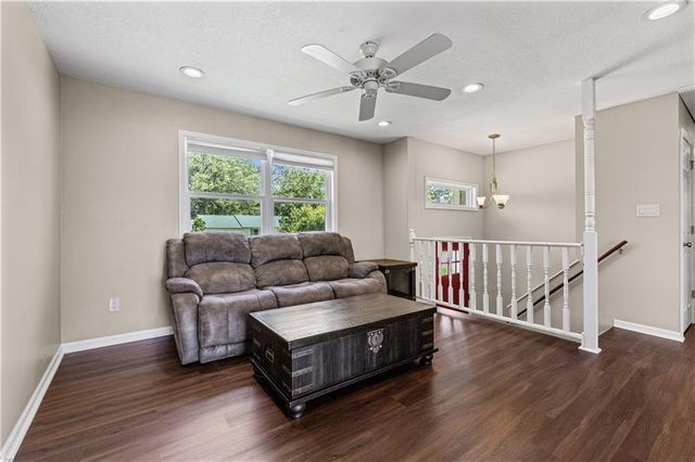 409 W South Street, Spring Hill, KS 66083