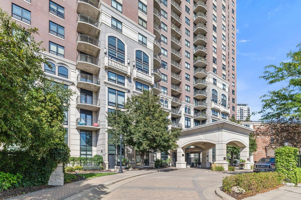 500 E Grant Street 902, Minneapolis, MN 55404 — exterior