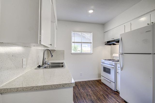 5006 Brighton RD A, Austin, TX 78745