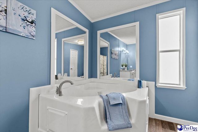 427 E Friendfield Rd, Coward, SC 29530