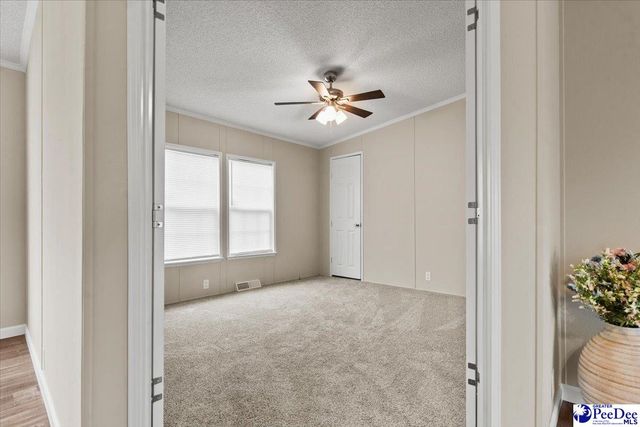 427 E Friendfield Rd, Coward, SC 29530