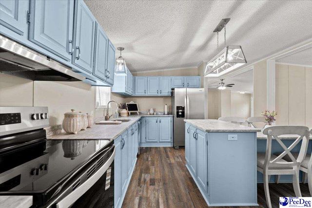427 E Friendfield Rd, Coward, SC 29530