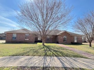 107 Cascade Court, Red Oak, TX 75154