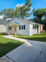 325 W Quilly Street, Griffin, GA 30223