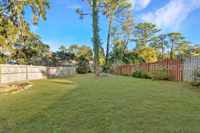 415 Joshua Ct, Beaufort, SC 29902