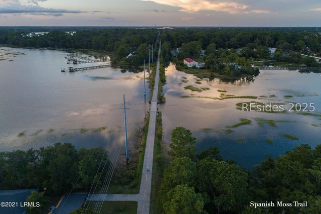 415 Joshua Ct, Beaufort, SC 29902