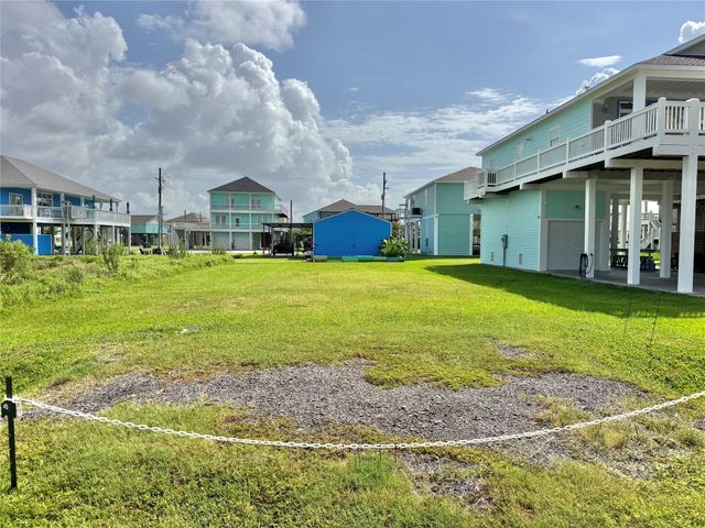 974 Pelican Lane, Crystal Beach, TX 77650
