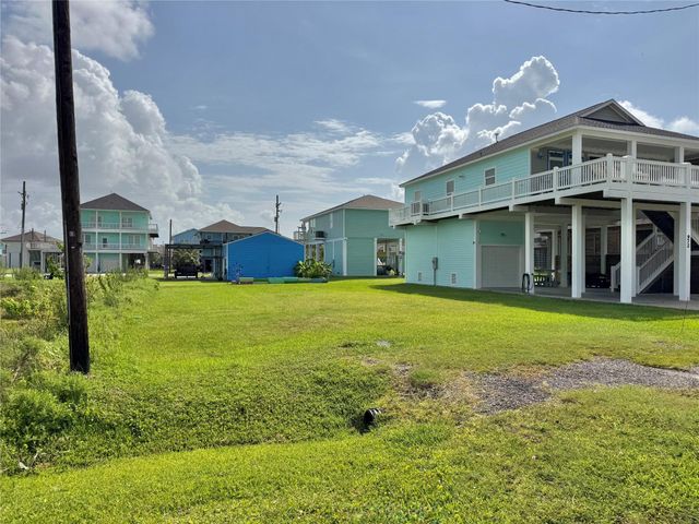 974 Pelican Lane, Crystal Beach, TX 77650