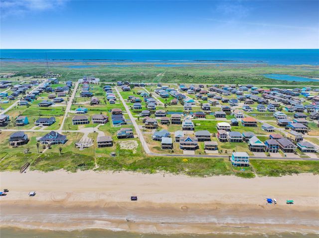 974 Pelican Lane, Crystal Beach, TX 77650
