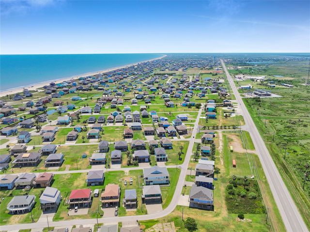 974 Pelican Lane, Crystal Beach, TX 77650