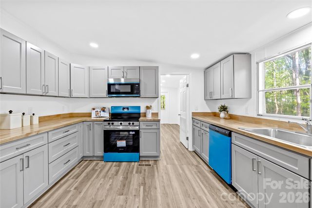 1821 Bascom Lane, Midland, NC 28107