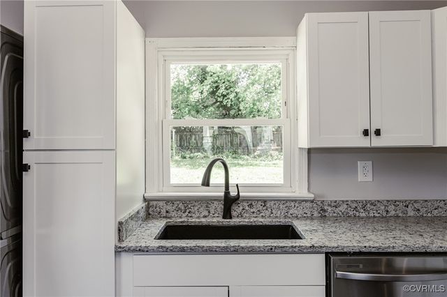 111 N Mapleleaf Ave, Highland Springs, VA 23075