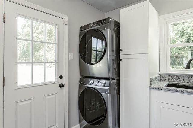 111 N Mapleleaf Ave, Highland Springs, VA 23075