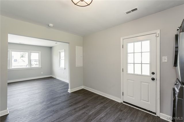 111 N Mapleleaf Ave, Highland Springs, VA 23075