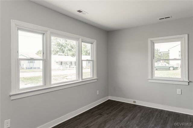 111 N Mapleleaf Ave, Highland Springs, VA 23075