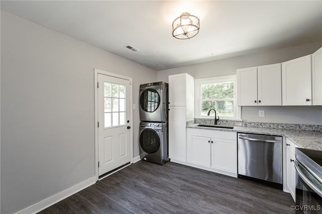 111 N Mapleleaf Ave, Highland Springs, VA 23075