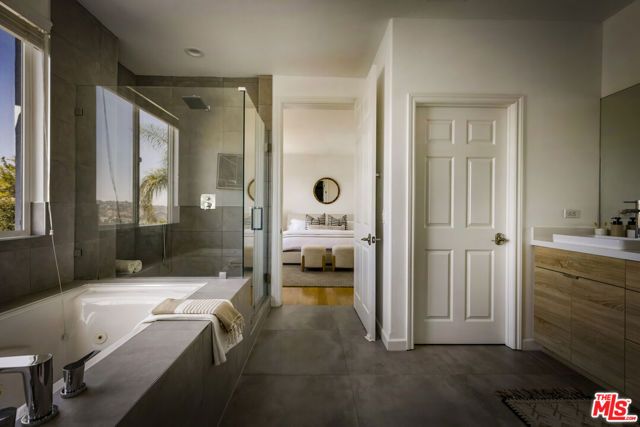 675 Shafter Way, Los Angeles, CA 90042