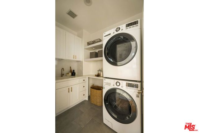 675 Shafter Way, Los Angeles, CA 90042