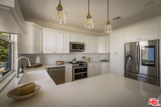 675 Shafter Way, Los Angeles, CA 90042
