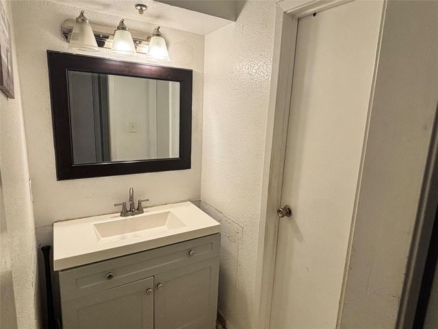 8918 Bissonnet Street 207, Houston, TX 77074