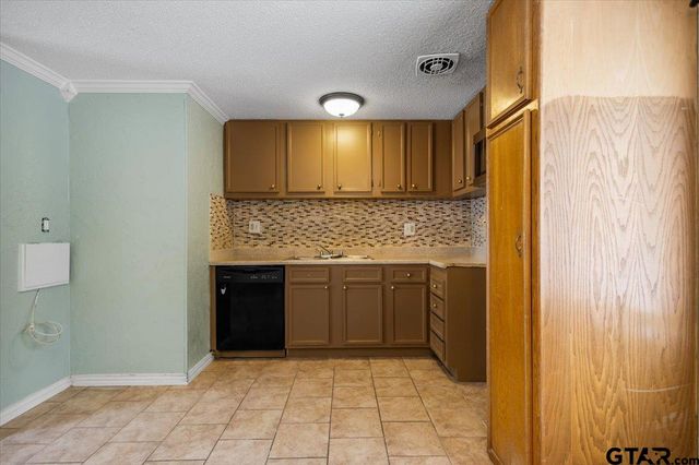 2319 Danica Dr, Tyler, TX 75701