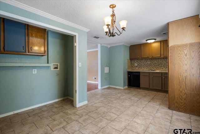 2319 Danica Dr, Tyler, TX 75701