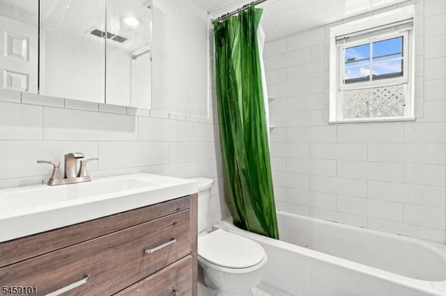 272 Walnut St 5D, Newark City, NJ 07105