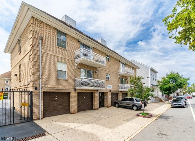 272 Walnut St 5D, Newark City, NJ 07105