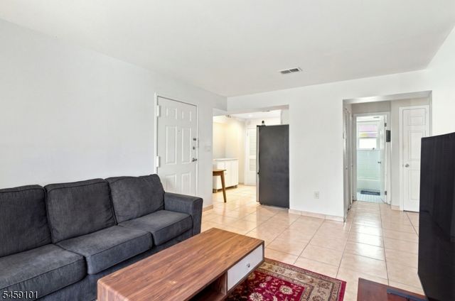 272 Walnut St 5D, Newark City, NJ 07105